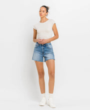 Load image into Gallery viewer, High Rise Cleancut Hem A-Line Short
