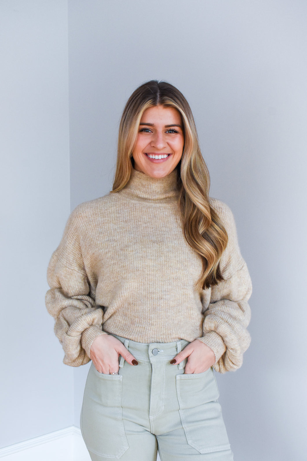 Taupe To Bottom Bubble Sleeve Sweater