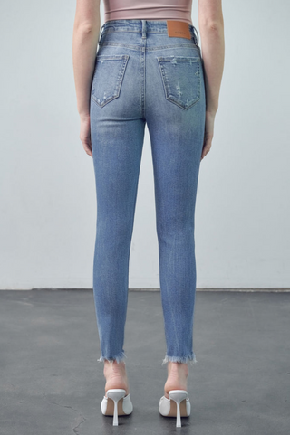 Hidden Taylor High Rise Skinny with Fray Hem